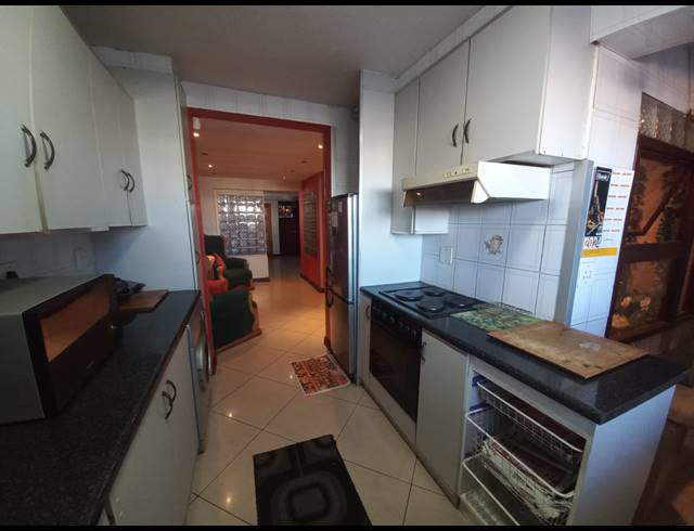 2 BEDROOM HOUSE FOR SALE IN WESTRIDGE